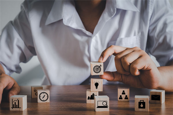 組織架構(gòu)跟著業(yè)務(wù)變總錯(cuò)位，效率越調(diào)越低怎么破？